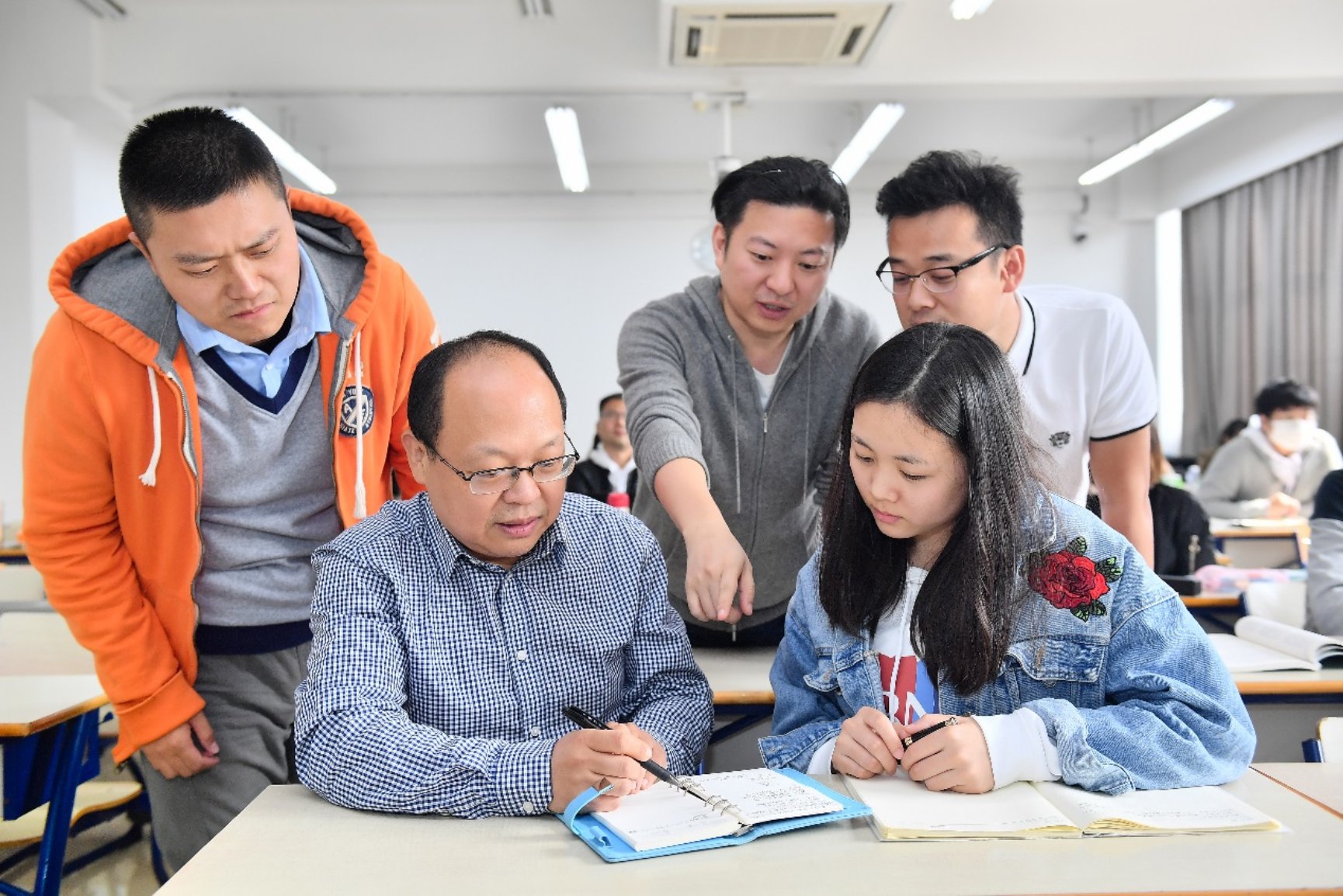 D:\课题申报研究与评奖\北京市教学名师\北京市教学名师\崔学刚申报材料\崔学刚-最终申报材料\崔学刚-最终申报材料\云顶集团yd1233-崔学刚-照片2.jpg